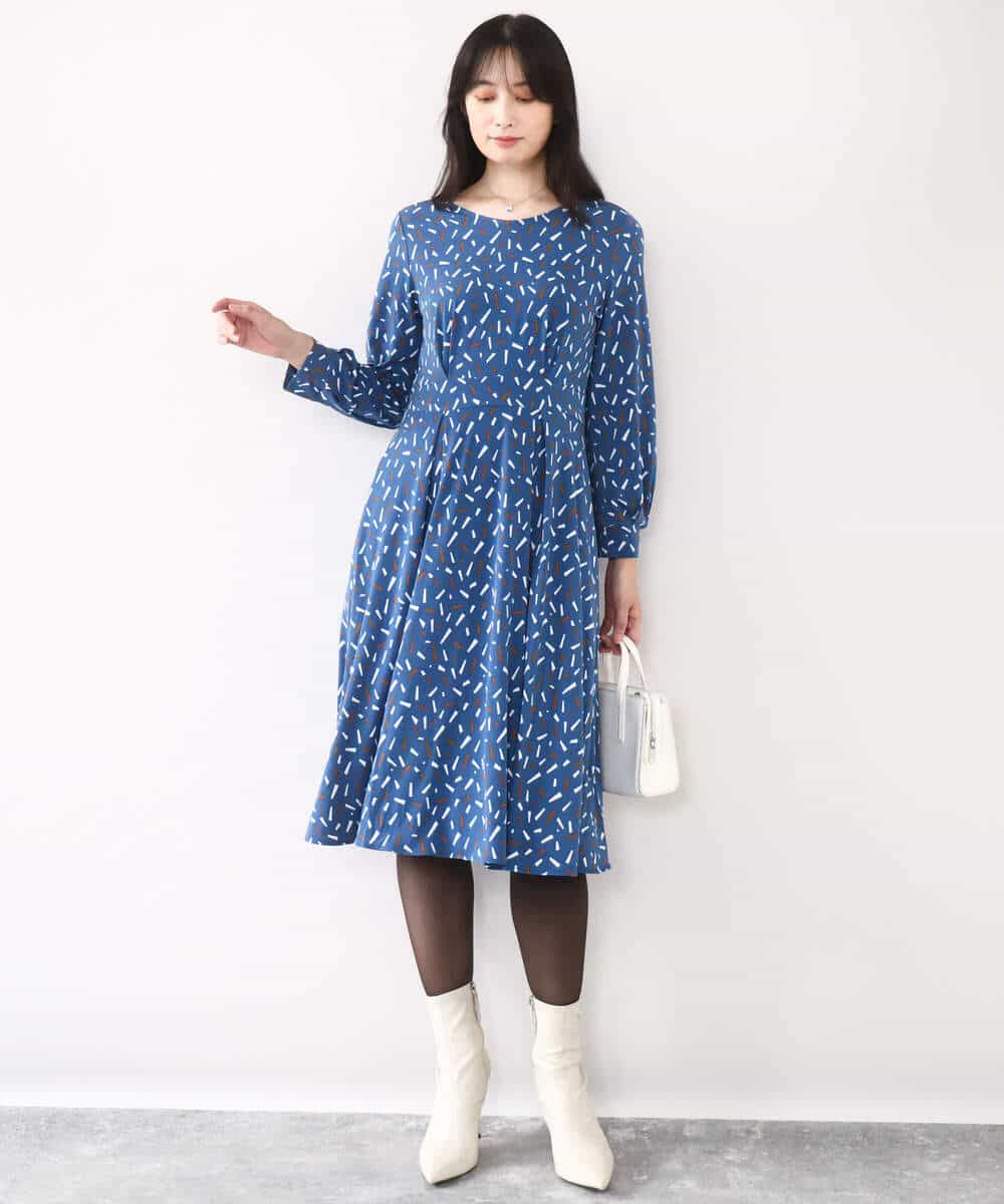 FIEJA40100 OFUON le MK(オフオン　ル　エムケー) 総柄ウエスト切り替えワンピース/洗える/WEB限定サイズあり ブルー