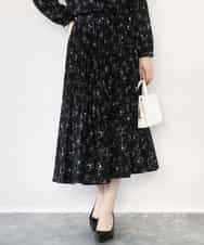 FIHFD06090 OFUON le MK(オフオン　ル　エムケー) ラインフラワープリーツスカート/洗える/WEB限定サイズあり ブラック