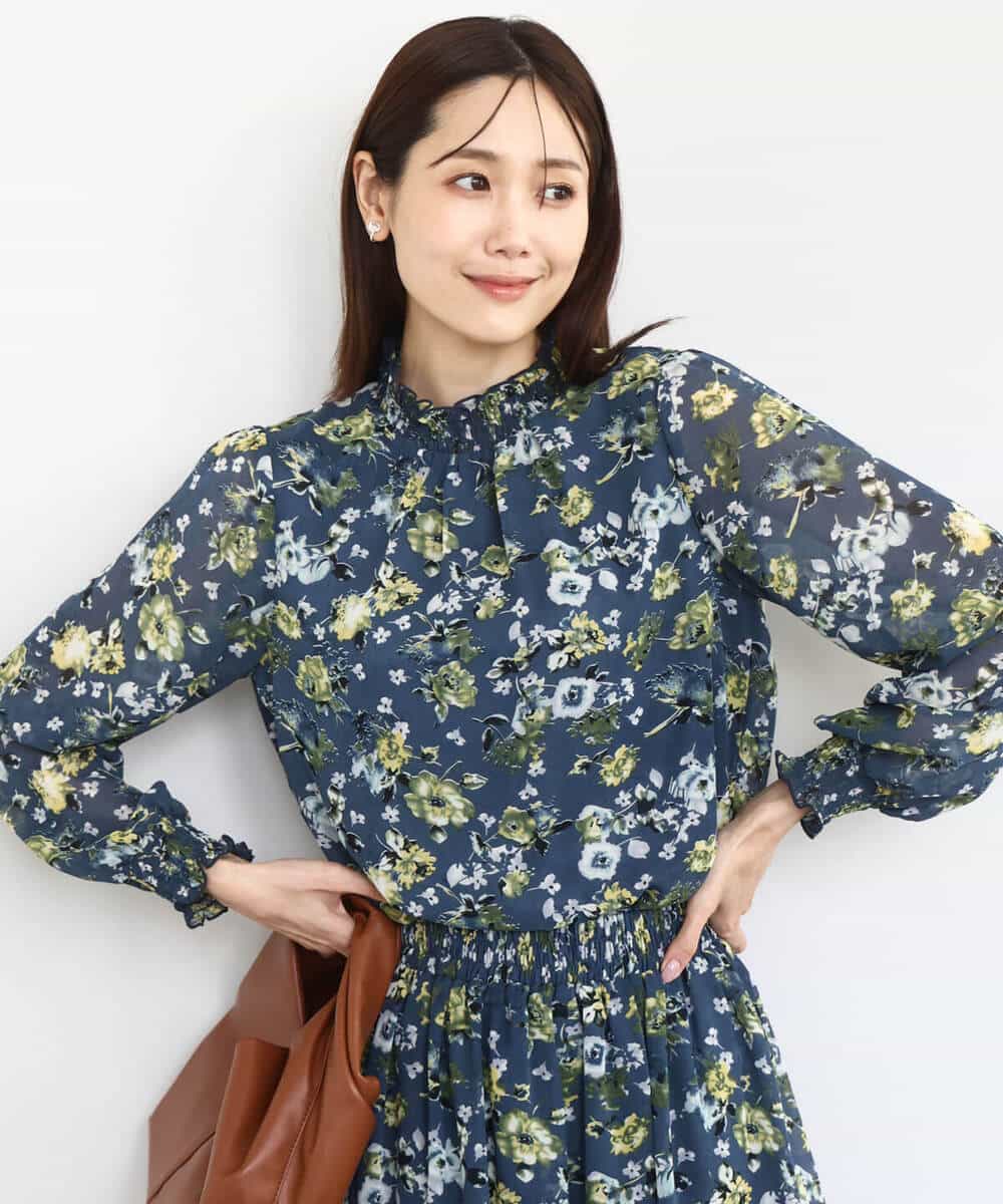 FKBAD01140 MK MICHEL KLEIN(MK ミッシェルクラン) クラシックフラワープリント シフォンブラウス/洗える ブルーグリーン