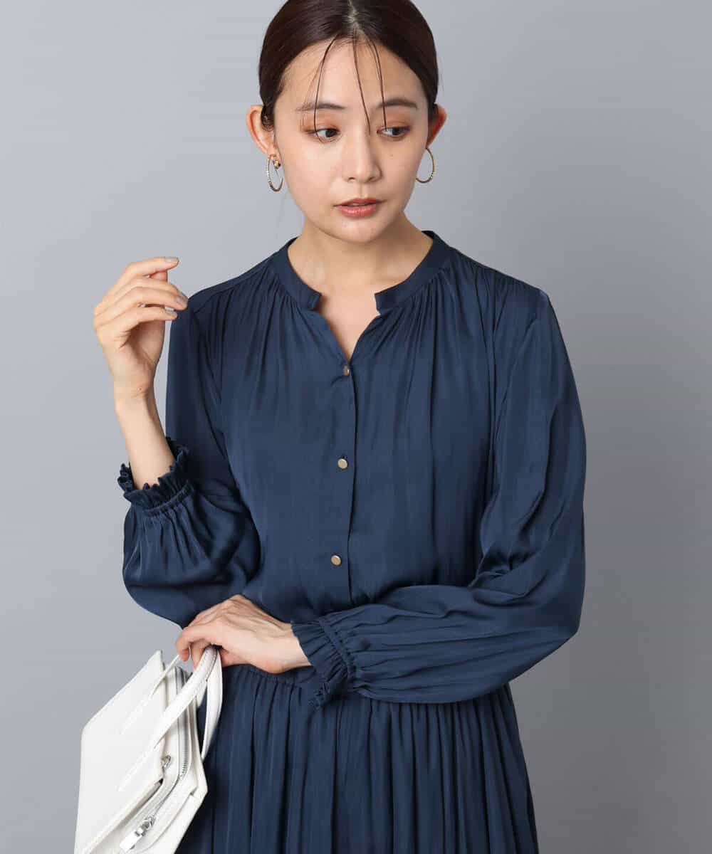 FKBAD32130 MK MICHEL KLEIN(MK ミッシェルクラン) 起毛サテン スキッパーデザインブラウス/洗える ライトグレー