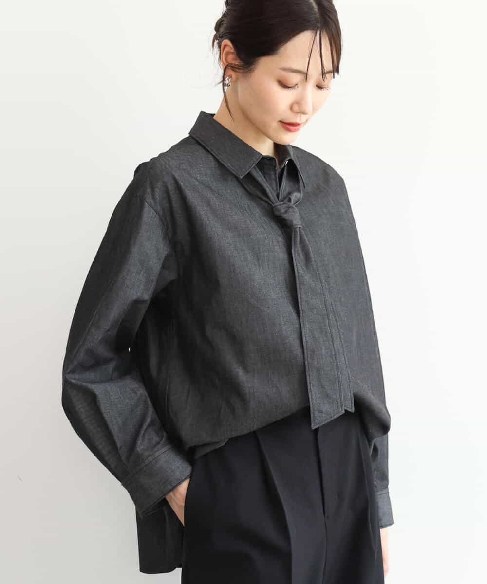 FKBAG56160 MK MICHEL KLEIN(MK ミッシェルクラン) [洗える]ボウタイ付きデニムライクシャツブラウス ライトブルー（デニム調）