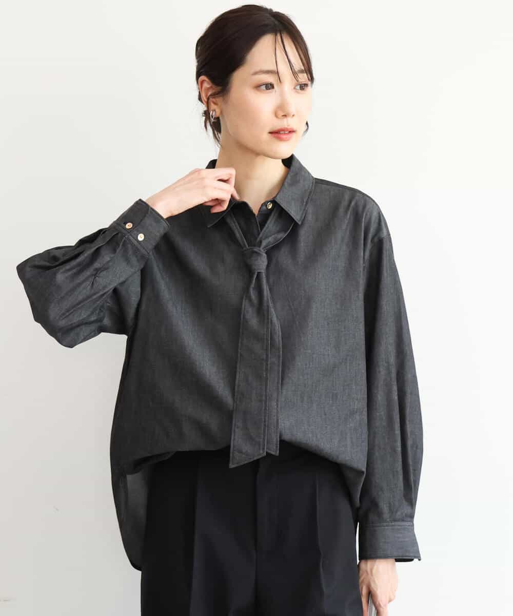 FKBAG56160 MK MICHEL KLEIN(MK ミッシェルクラン) [洗える]ボウタイ付きデニムライクシャツブラウス ライトブルー（デニム調）