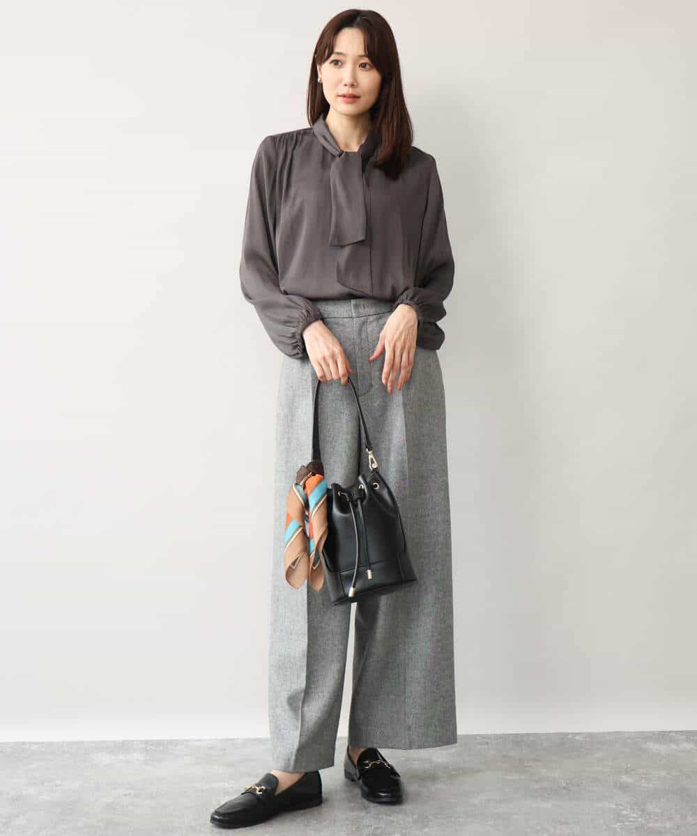 FKBAG61140 MK MICHEL KLEIN(MK ミッシェルクラン) [洗える]起毛サテンボウタイブラウス ダークグレー