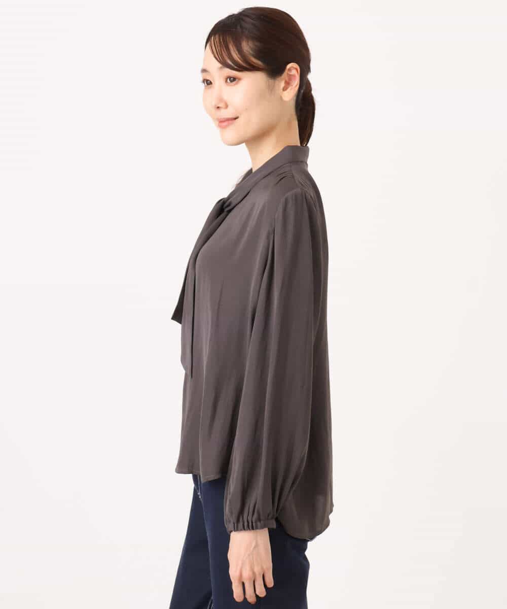 FKBAG61140 MK MICHEL KLEIN(MK ミッシェルクラン) [洗える]起毛サテンボウタイブラウス ダークグレー