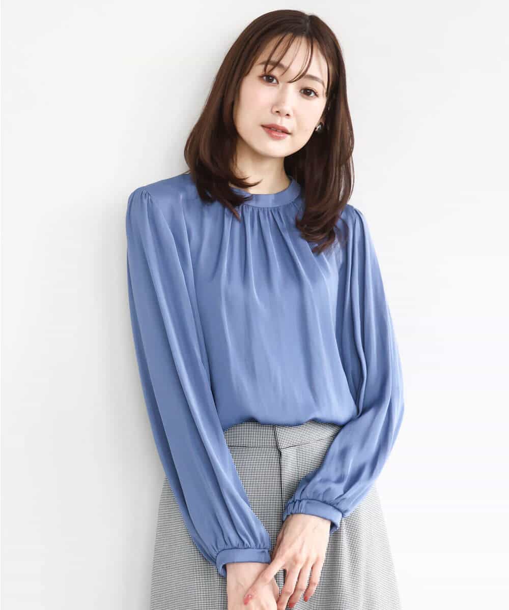 FKBBD59140 MK MICHEL KLEIN(MK ミッシェルクラン) 起毛サテンバンドカラーギャザーブラウス/洗える ブルー