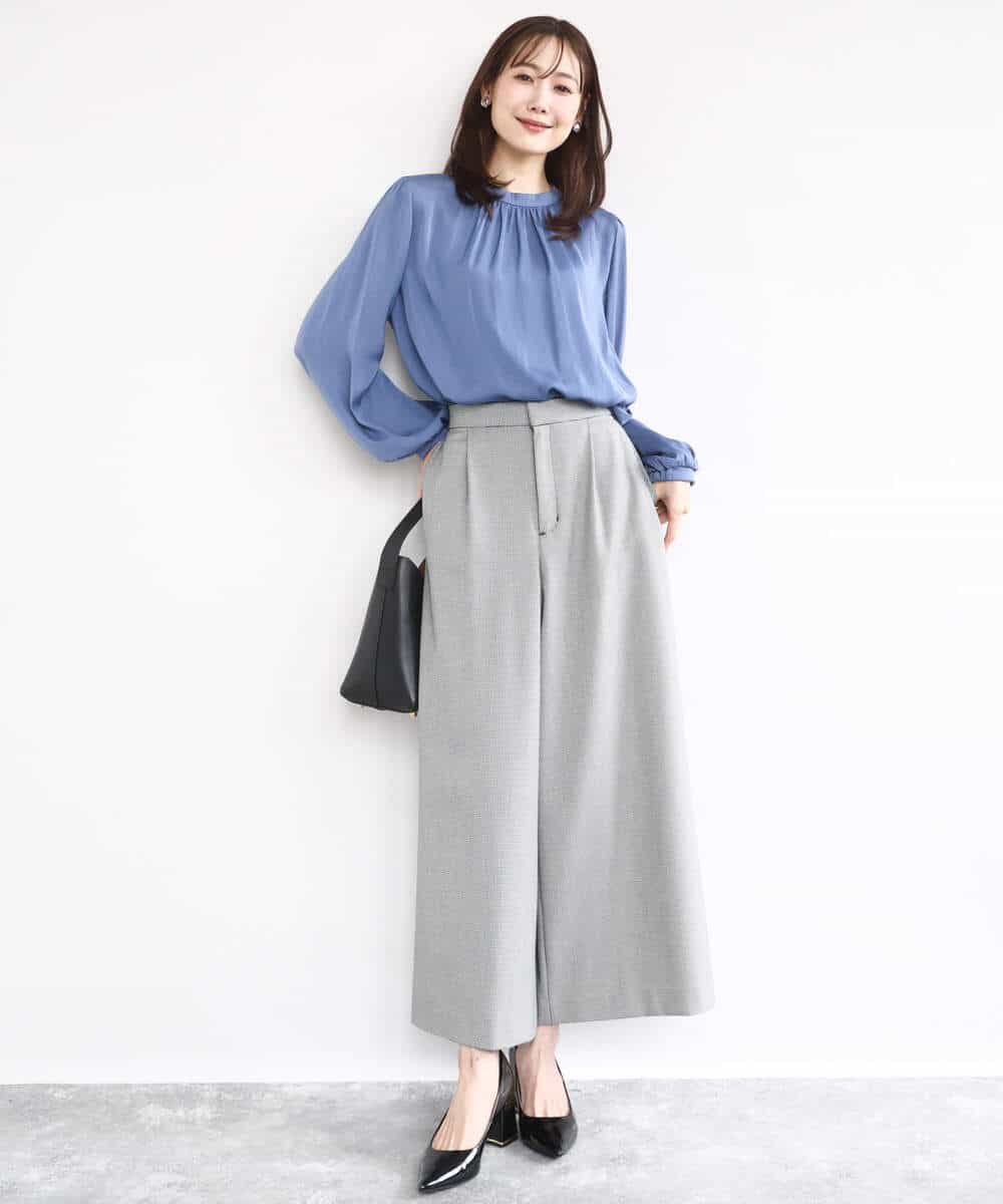 FKBBD59140 MK MICHEL KLEIN(MK ミッシェルクラン) 起毛サテンバンドカラーギャザーブラウス/洗える ブルー