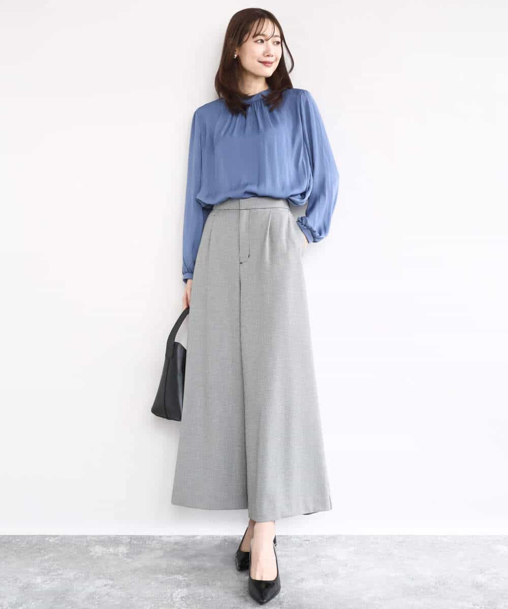 FKBBD59140 MK MICHEL KLEIN(MK ミッシェルクラン) 起毛サテンバンドカラーギャザーブラウス/洗える ブルー