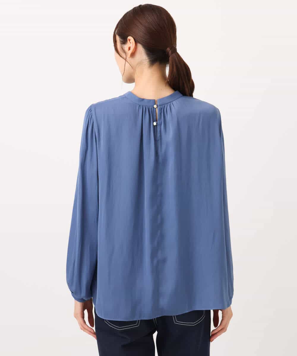 FKBBD59140 MK MICHEL KLEIN(MK ミッシェルクラン) 起毛サテンバンドカラーギャザーブラウス/洗える ブルー