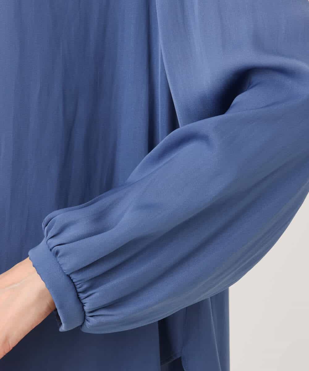 FKBBD59140 MK MICHEL KLEIN(MK ミッシェルクラン) 起毛サテンバンドカラーギャザーブラウス/洗える ブルー