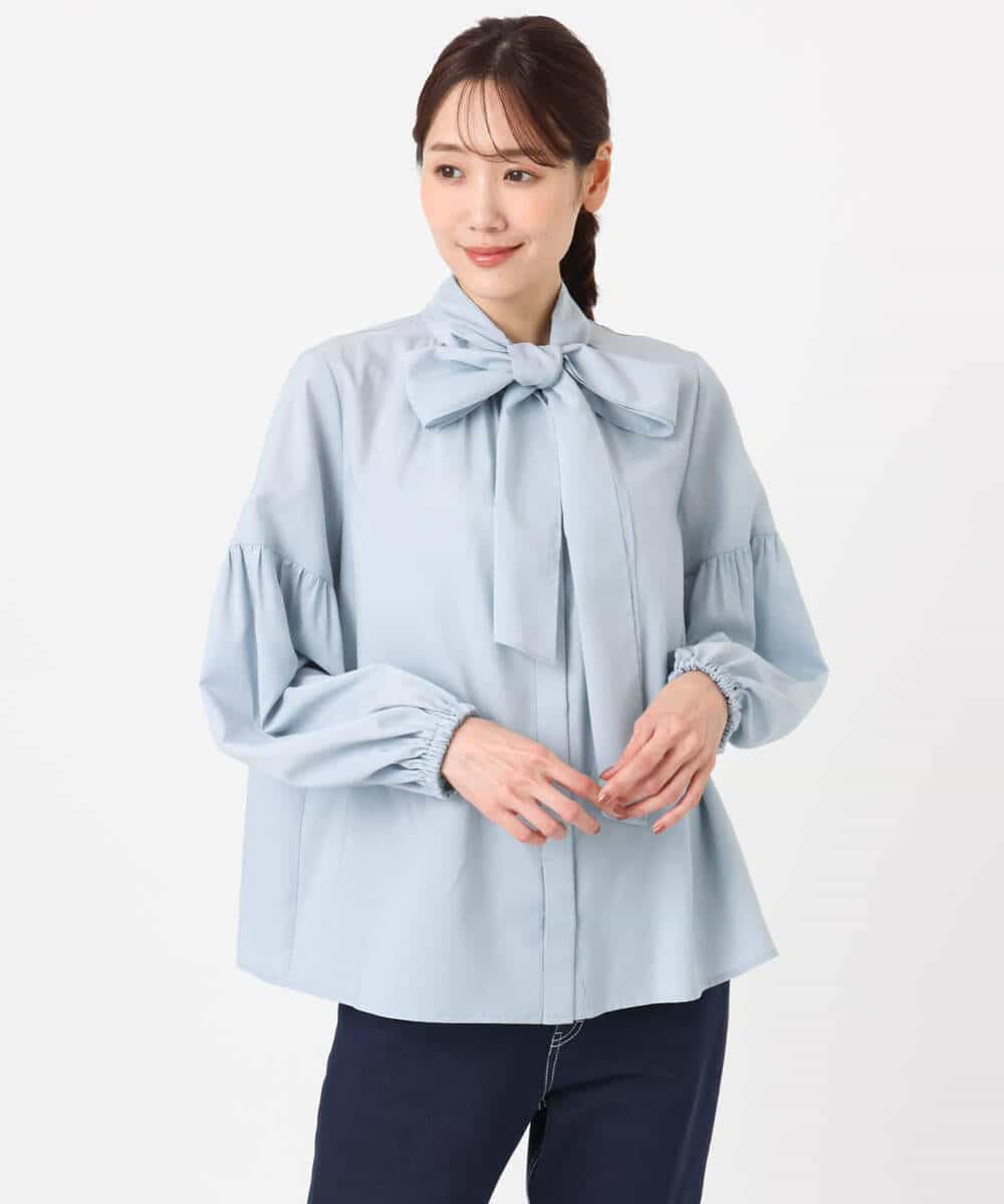 FKBFD10150 MK MICHEL KLEIN(MK ミッシェルクラン) ボウ付きバンドカラーブラウス/洗える ライトブルー