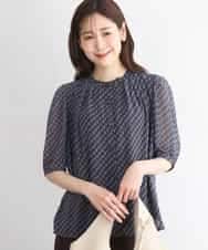 FKBGD06140 MK MICHEL KLEIN(MK ミッシェルクラン) [洗える]幾何柄バンドカラー五分袖ブラウス ブラウン