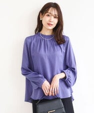 FKBGD23140 MK MICHEL KLEIN(MK ミッシェルクラン) [UVカット/接触冷感/洗える]サテンフリルネックブラウス ダークグレー