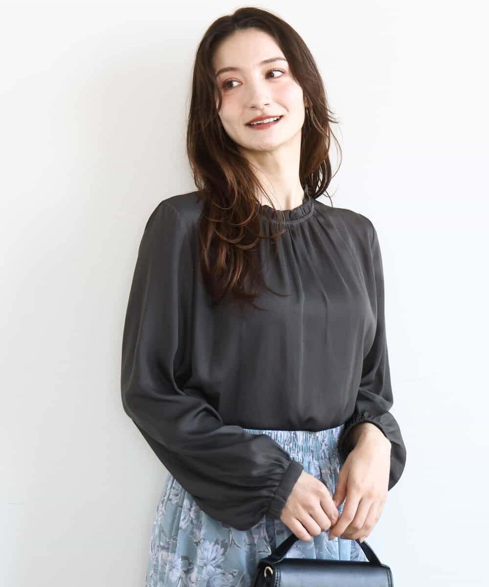 FKBGD23140 MK MICHEL KLEIN(MK ミッシェルクラン) サテンフリルネックブラウス/接触冷感/UVカット/洗える ダークグレー