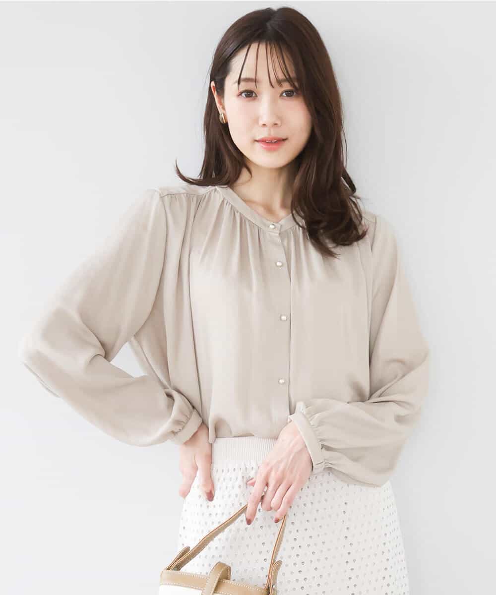 FKBGD35140 MK MICHEL KLEIN(MK ミッシェルクラン) バンドカラーサテンブラウス/接触冷感/UVカット/洗える ベージュ