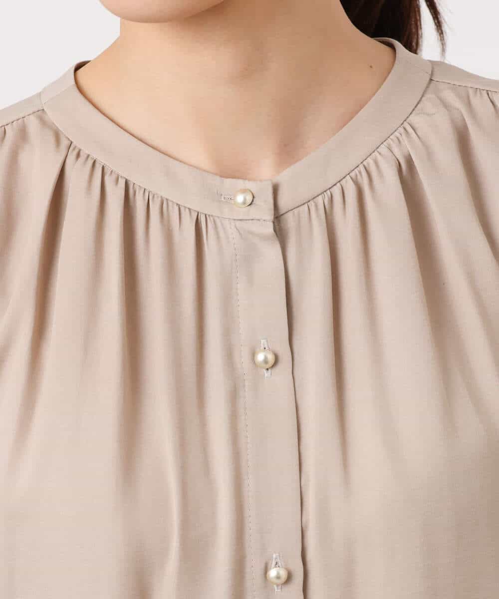 FKBGD35140 MK MICHEL KLEIN(MK ミッシェルクラン) バンドカラーサテンブラウス/接触冷感/UVカット/洗える ベージュ