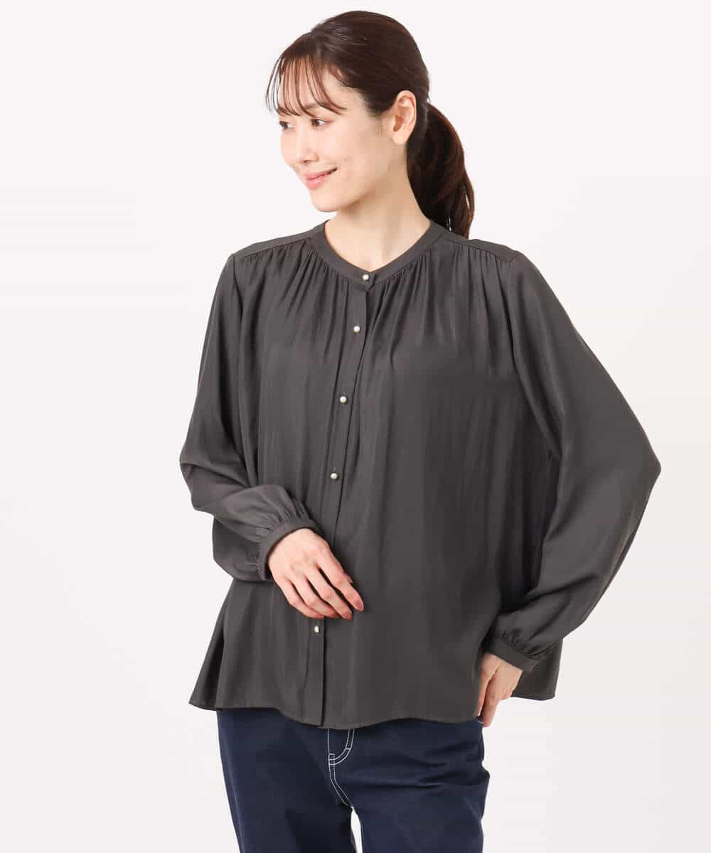 FKBGD35140 MK MICHEL KLEIN(MK ミッシェルクラン) バンドカラーサテンブラウス/接触冷感/UVカット/洗える ベージュ