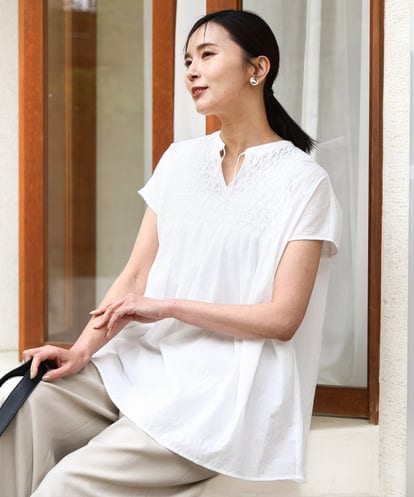 FKBGD52170 MK MICHEL KLEIN [洗える]ハンドスモッキングブラウス