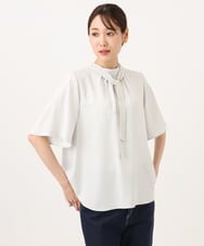 FKBJD36160 MK MICHEL KLEIN(MK ミッシェルクラン) [洗える]レースボウタイ付きスタンドネックブラウス ライトブルー