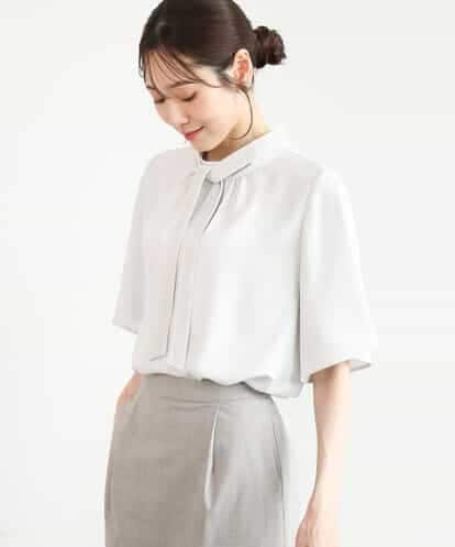 FKBJD36160 MK MICHEL KLEIN [洗える]レースボウタイ付きスタンドネックブラウス