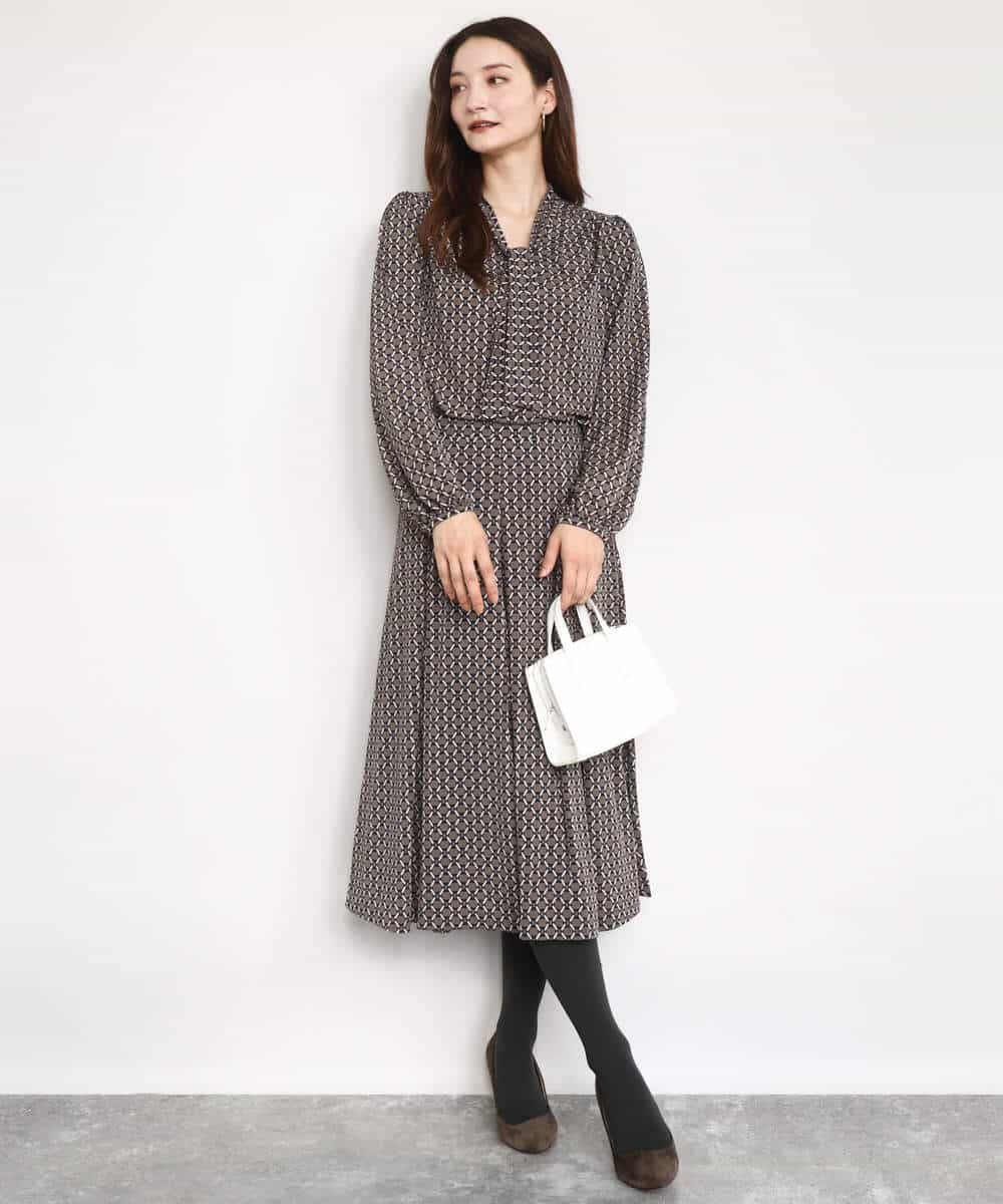 FKHAD03150 MK MICHEL KLEIN(MK ミッシェルクラン) スクエア幾何柄フレアースカート/洗える グレイッシュブルー