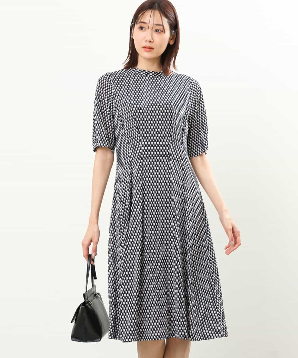 FKPGS03190 MK MICHEL KLEIN(MK ミッシェルクラン) 幾何学柄ジャージーワンピース/イージーケア ネイビー