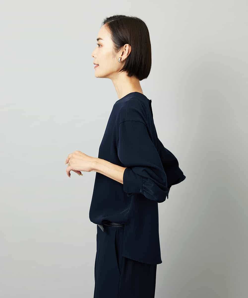 FMBAD25230 MICHEL KLEIN(ミッシェルクラン) [セットアップ対応]ノーカラーブラウス ネイビー