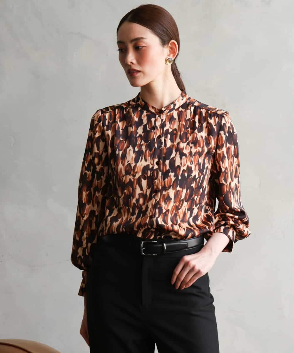 FMBAG40260 MICHEL KLEIN(ミッシェルクラン) [セットアップ対応/オリジナルプリント]レオパードサテンブラウス ベージュ