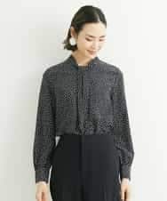 FMBFS20270 MICHEL KLEIN(ミッシェルクラン) [お仕事におすすめ]ハイネックランダムドットブラウス ブラック(94)