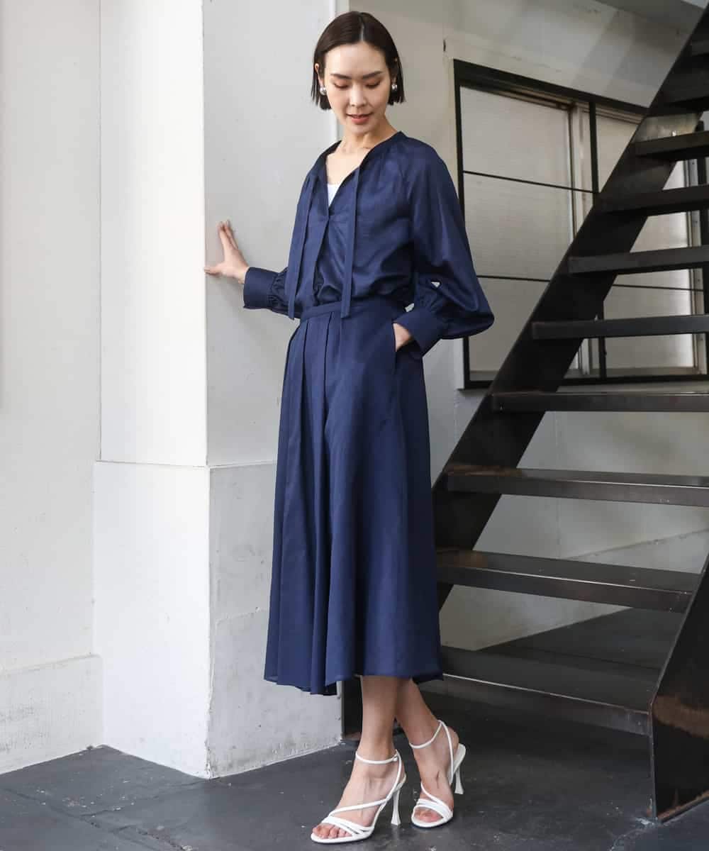 FMBGE10360 MICHEL KLEIN(ミッシェルクラン) [セットアップ対応]ライトワッフル細めリボンスキッパーブラウス ネイビー