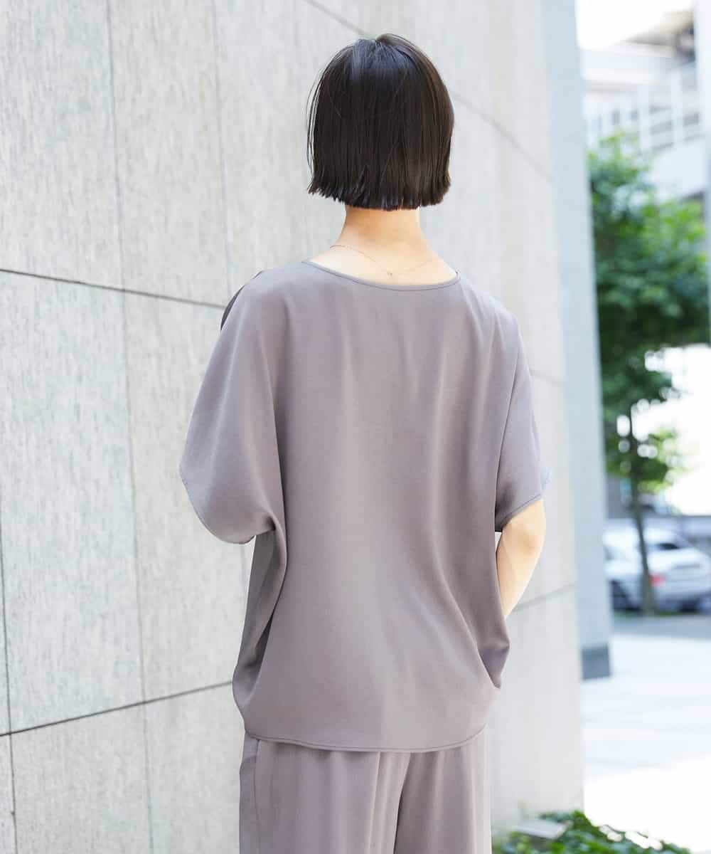 FMBHD02170 MICHEL KLEIN(ミッシェルクラン) [セットアップ対応]Vネックサテンオーバーブラウス ベージュ