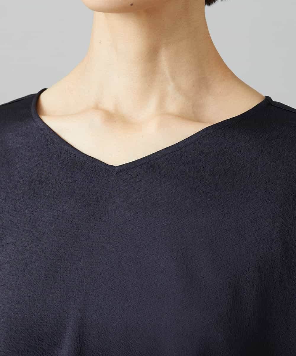 FMBHD02170 MICHEL KLEIN(ミッシェルクラン) [セットアップ対応]Vネックサテンオーバーブラウス ベージュ