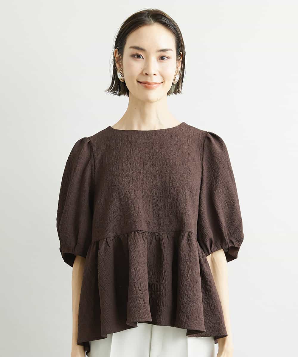 FMBJS12190 MICHEL KLEIN(ミッシェルクラン) [1枚着としておすすめ/セットアップ対応]ボリュームスリーブペプラムブラウス ブラウン(87)