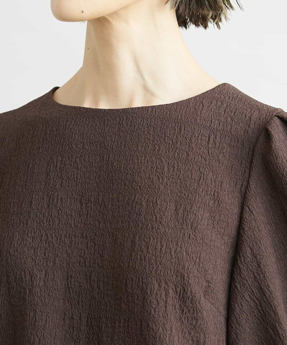 FMBJS12190 MICHEL KLEIN(ミッシェルクラン) [1枚着としておすすめ/セットアップ対応]ボリュームスリーブペプラムブラウス ブラウン(87)