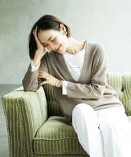 FMFAD24220 MICHEL KLEIN(ミッシェルクラン) 深Vネックニットプルオーバー ベージュ