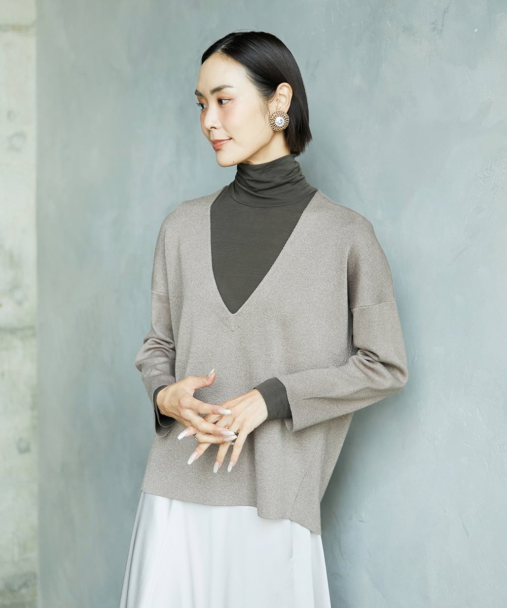 FMFAD24220 MICHEL KLEIN(ミッシェルクラン) 深Vネックニットプルオーバー ライトグレー