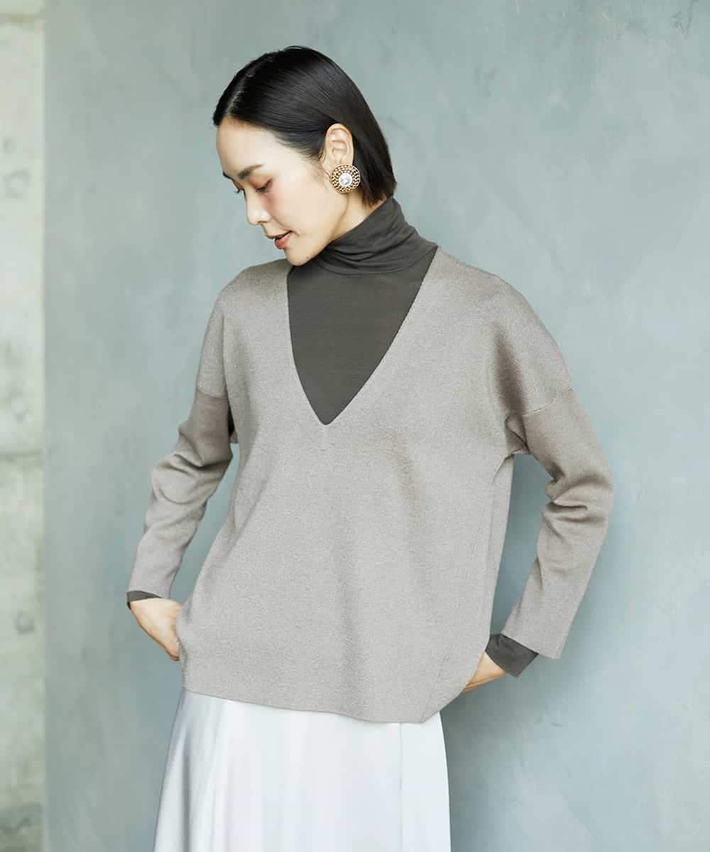 FMFAD24220 MICHEL KLEIN(ミッシェルクラン) 深Vネックニットプルオーバー ライトグレー