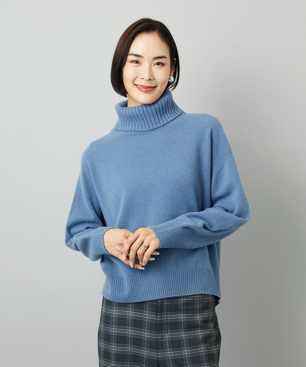 FMFAD28230 MICHEL KLEIN(ミッシェルクラン) [定番人気]ハイネックニット ブルー