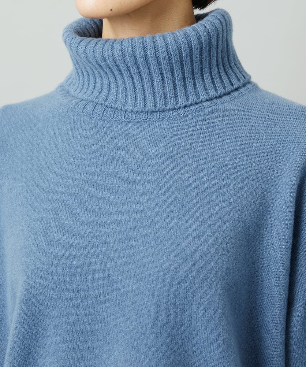 FMFAD28230 MICHEL KLEIN(ミッシェルクラン) [定番人気]ハイネックニット ブルー