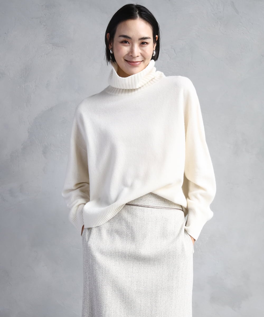 FMFAD28230 MICHEL KLEIN(ミッシェルクラン) [定番人気]ハイネックニット ブルー