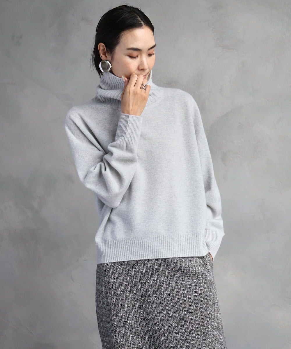 FMFAD28230 MICHEL KLEIN(ミッシェルクラン) [定番人気]ハイネックニット ブルー