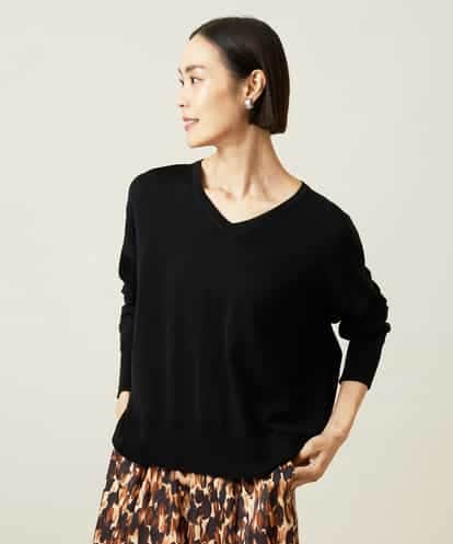 FMFAG31190 MICHEL KLEIN ホールガーメント(R)Vネックニットプルオーバー