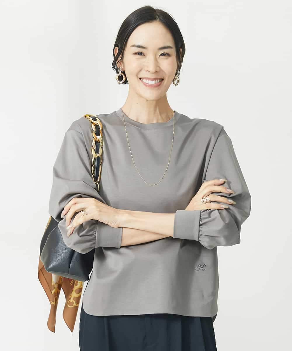 FMKJV28169 MICHEL KLEIN(ミッシェルクラン) ワンポイント刺繍ロングスリーブカットソー ライトカーキ(36)