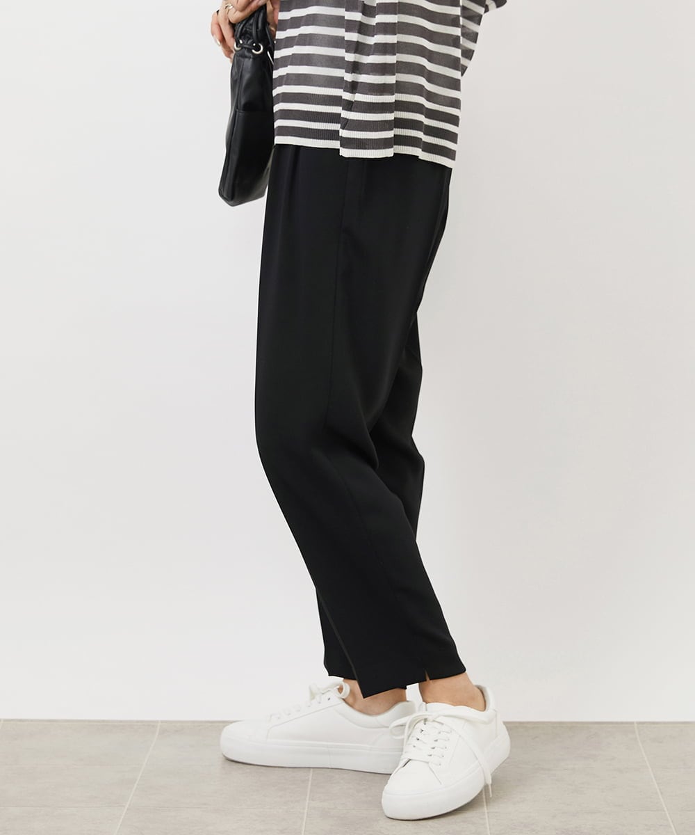 FMLAA04200 MICHEL KLEIN(ミッシェルクラン) ドライサテンテーパードパンツ ブラック(94)