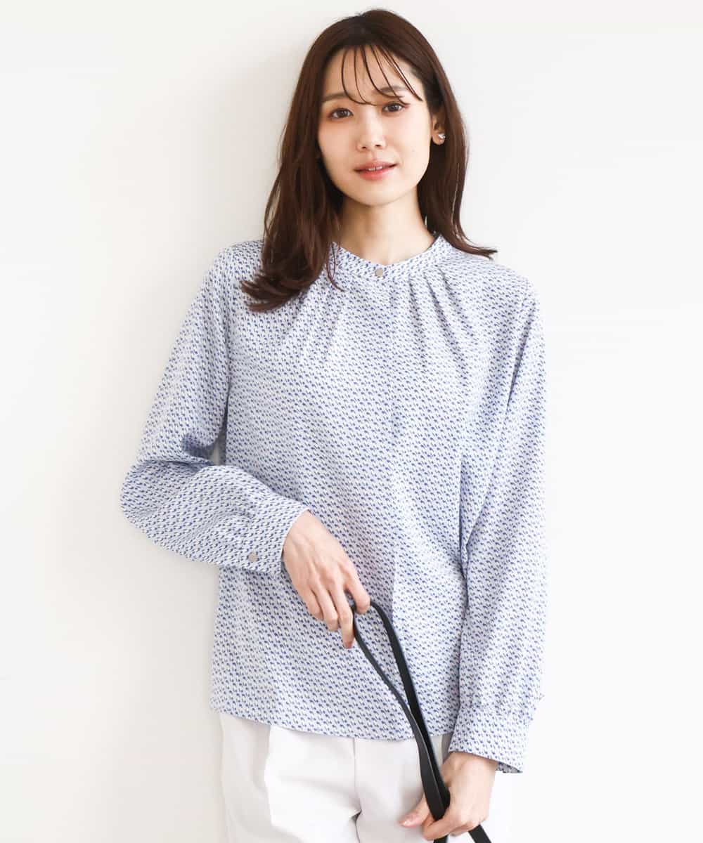 FOBGD21140 MK MICHEL KLEIN(MK ミッシェルクラン) 幾何柄バンドカラーブラウス/洗える ライトブルー