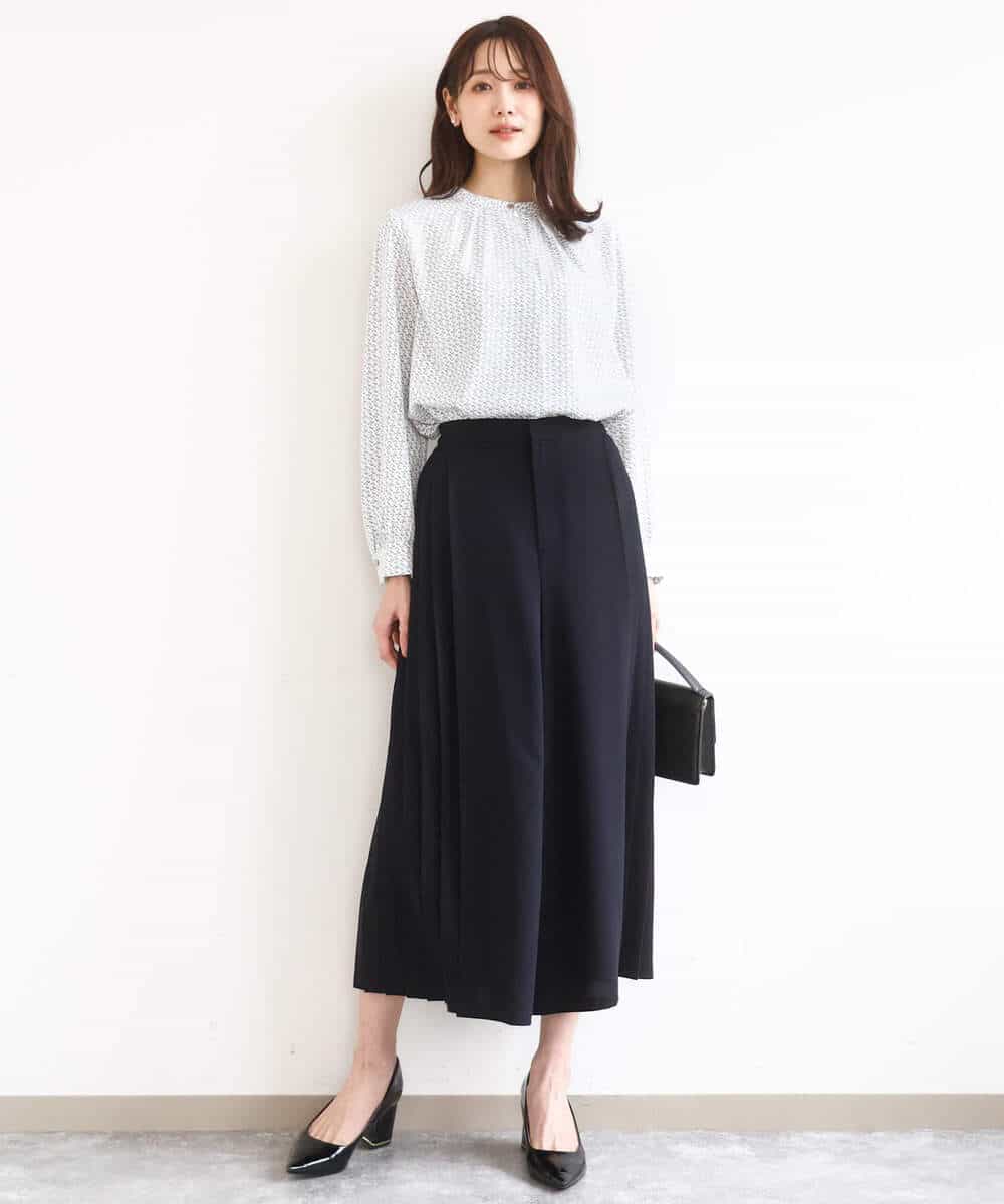 FOBGD21140 MK MICHEL KLEIN(MK ミッシェルクラン) 幾何柄バンドカラーブラウス/洗える ライトブルー