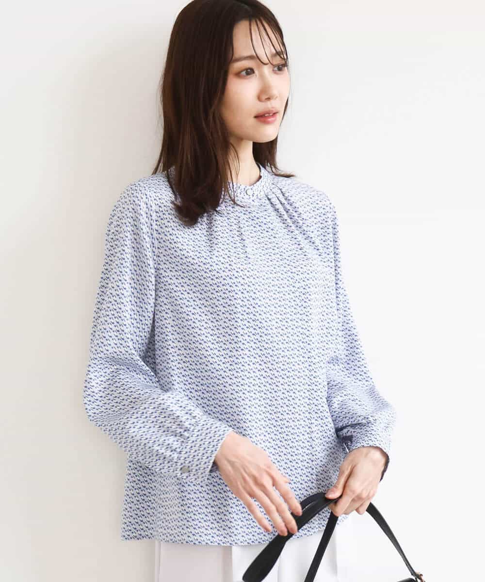 FOBGD21140 MK MICHEL KLEIN(MK ミッシェルクラン) 幾何柄バンドカラーブラウス/洗える ライトブルー