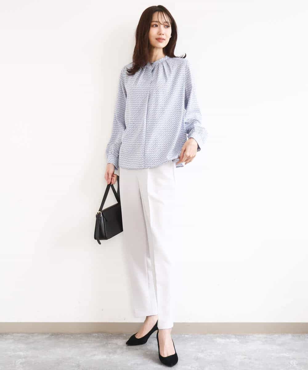 FOBGD21140 MK MICHEL KLEIN(MK ミッシェルクラン) 幾何柄バンドカラーブラウス/洗える ライトブルー