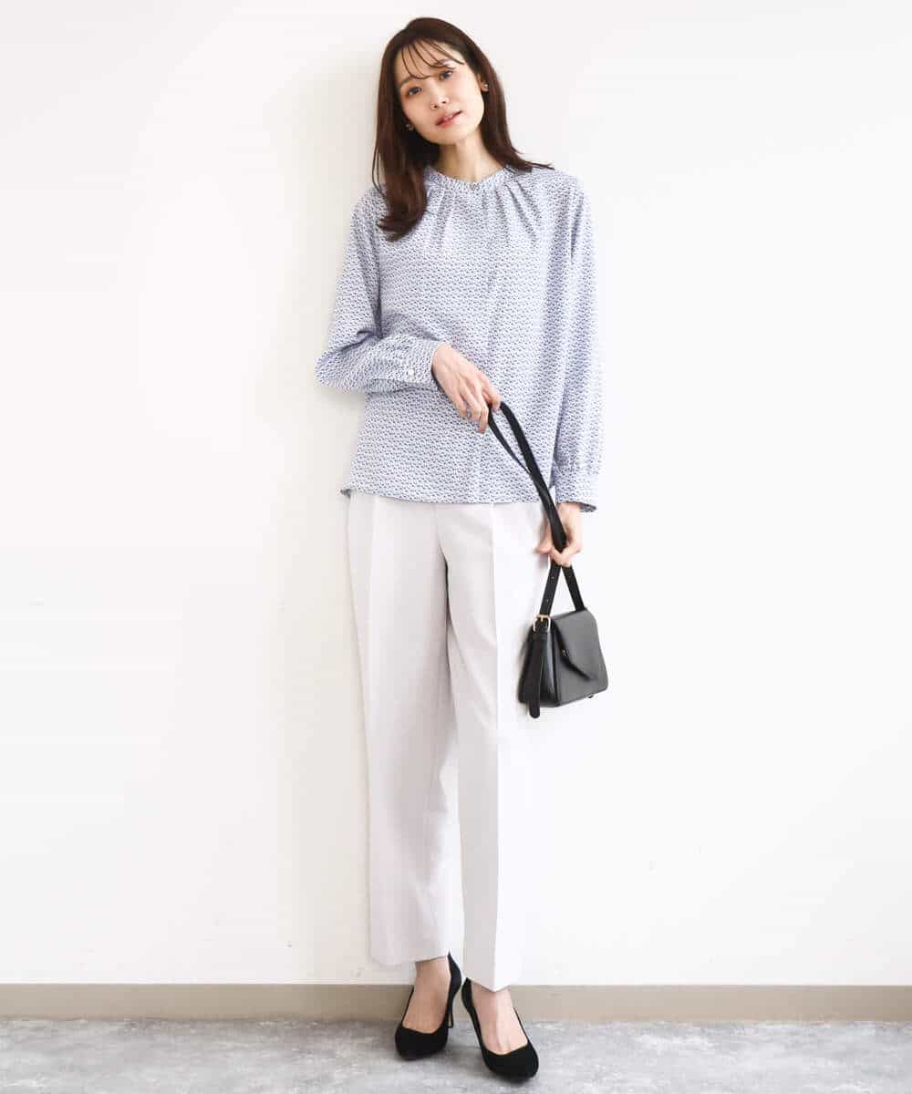 FOBGD21140 MK MICHEL KLEIN(MK ミッシェルクラン) 幾何柄バンドカラーブラウス/洗える ライトブルー