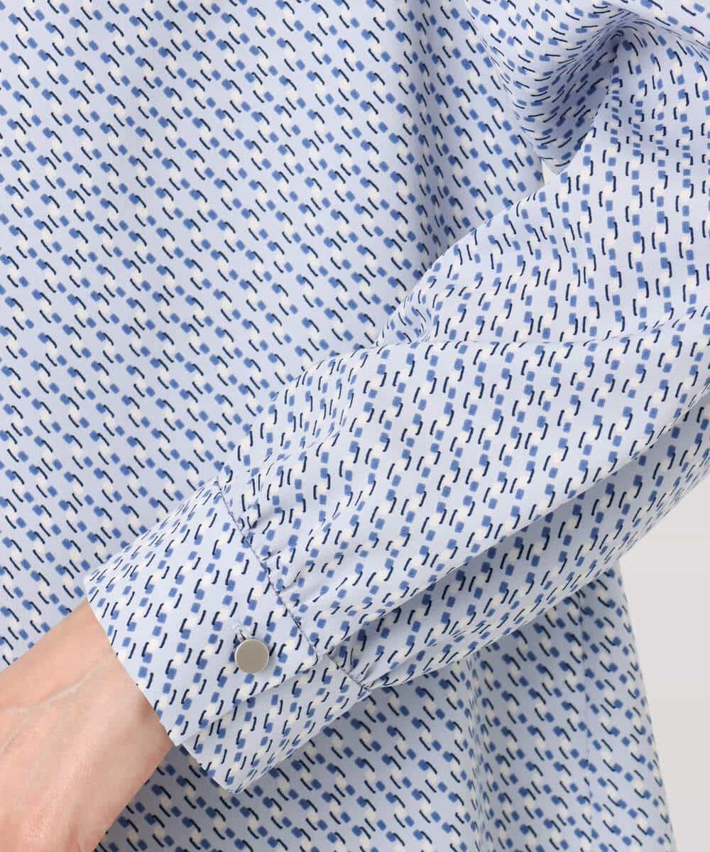 FOBGD21140 MK MICHEL KLEIN(MK ミッシェルクラン) 幾何柄バンドカラーブラウス/洗える ライトブルー