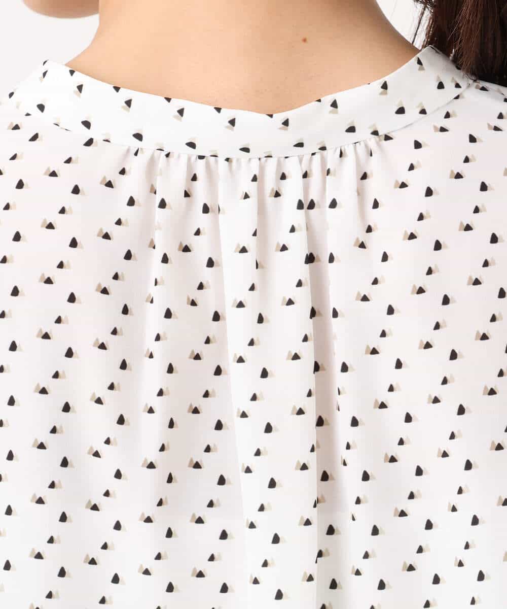 FOBGD39150 MK MICHEL KLEIN(MK ミッシェルクラン) ミニトライアングル幾何柄ブラウス/接触冷感/UVカット/洗える アイボリー